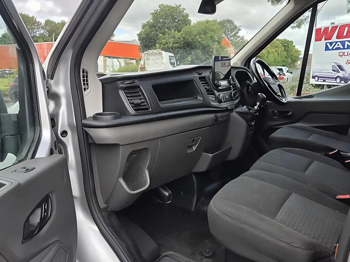 Used 2022 Ford Transit Trend Lwb Silver - Interior and Exterior details 7
