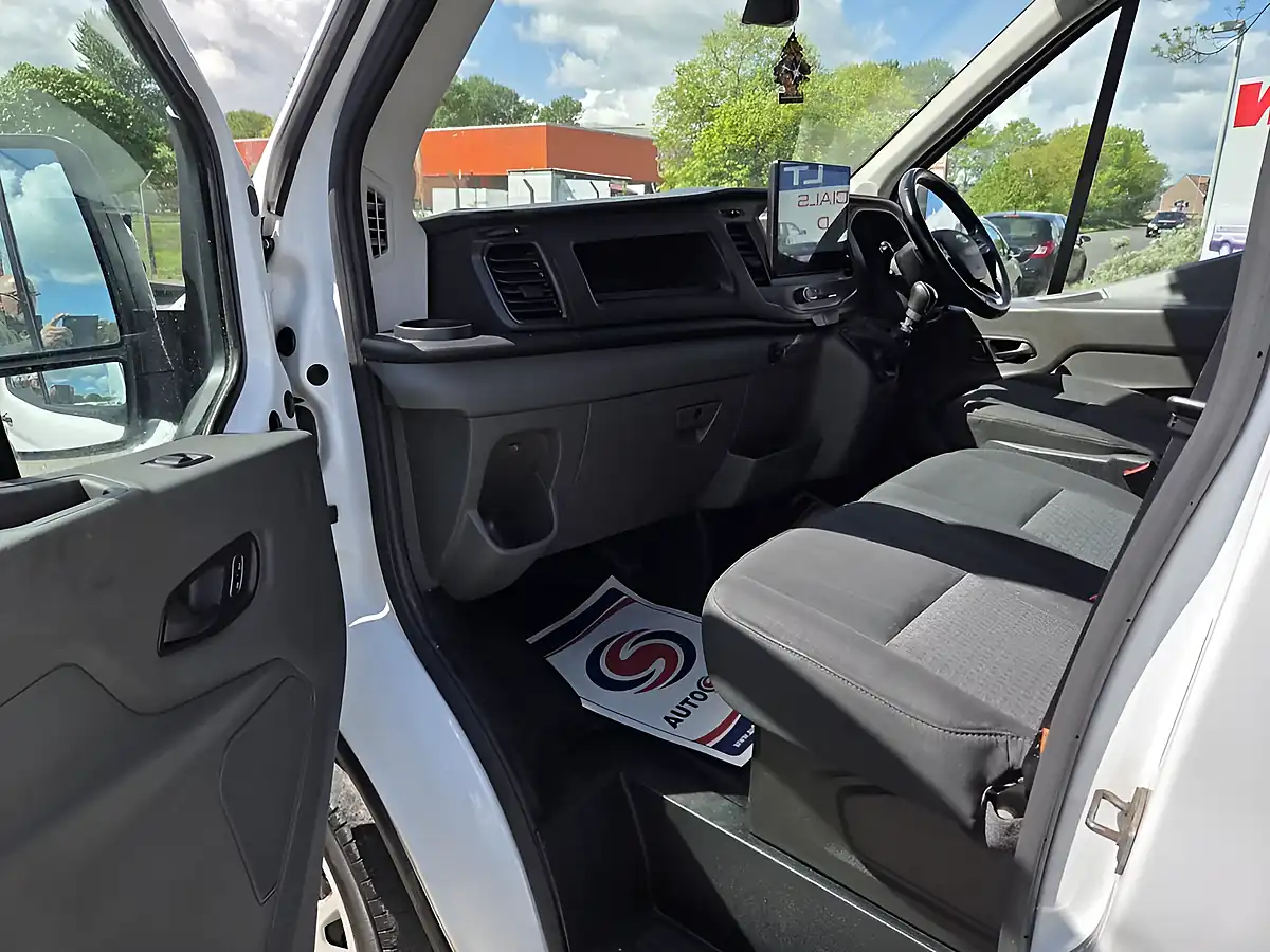 Used 2022 Ford Transit Trend White - Interior and Exterior details 8