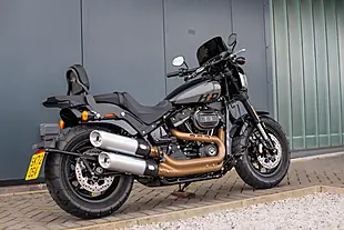 Used 2022 Harley-Davidson Fat Bob Vivid Black - Interior and Exterior details 6