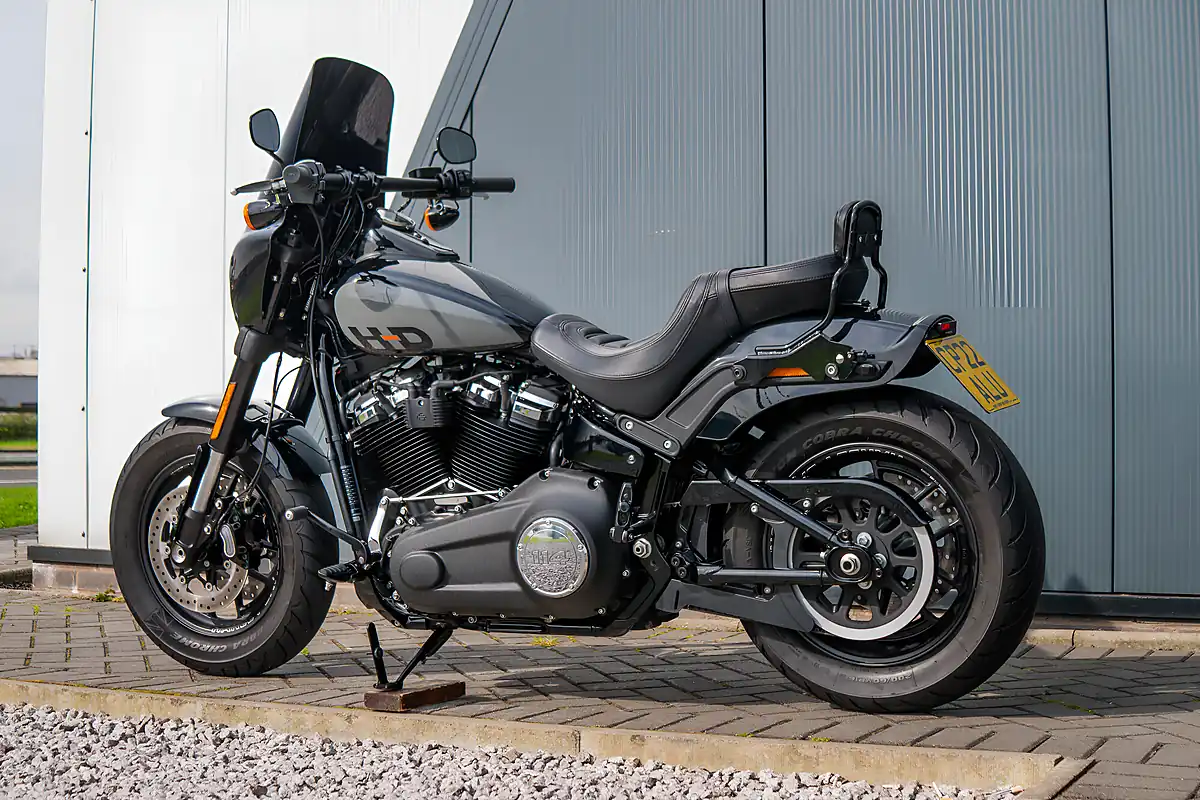 Used 2022 Harley-Davidson Fat Bob Vivid Black - Interior and Exterior details 15