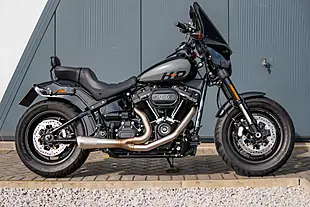 Used 2022 Harley-Davidson Fat Bob Vivid Black - Interior and Exterior details 4