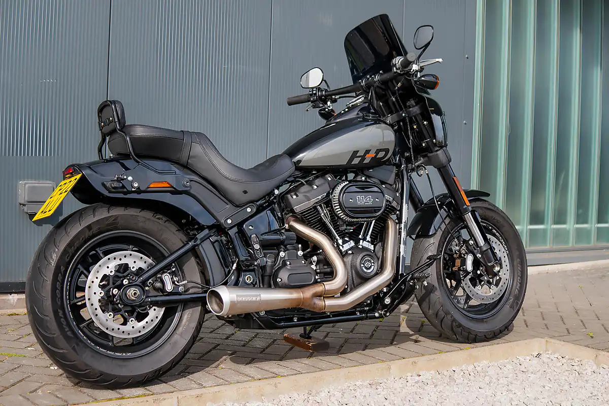 Used 2022 Harley-Davidson Fat Bob Vivid Black - Interior and Exterior details 6