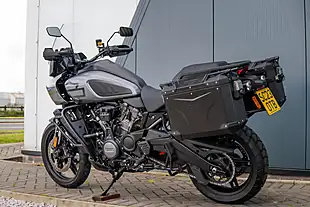 Used 2022 Harley-Davidson Pan America 1250 Special Gauntlet Grey Metallic - Interior and Exterior details 15