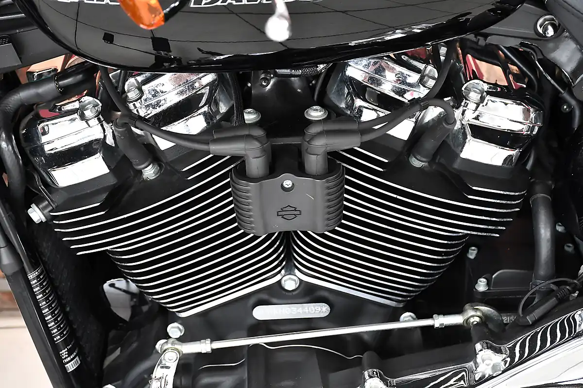 Used 2022 Harley-Davidson Softail Fxbrs Breakout Black - Interior and Exterior details 10