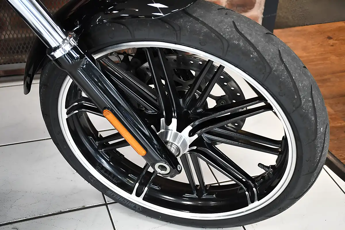 Used 2022 Harley-Davidson Softail Fxbrs Breakout Black - Interior and Exterior details 16