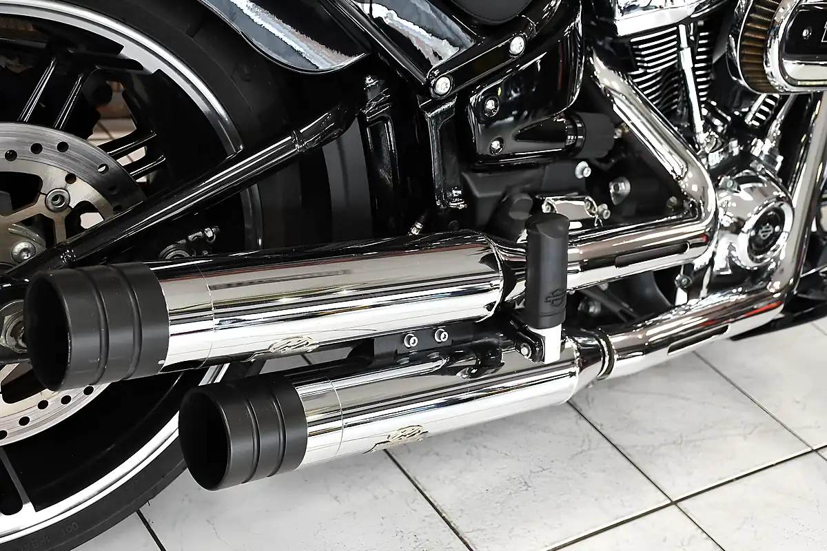 Used 2022 Harley-Davidson Softail Fxbrs Breakout Black - Interior and Exterior details 4