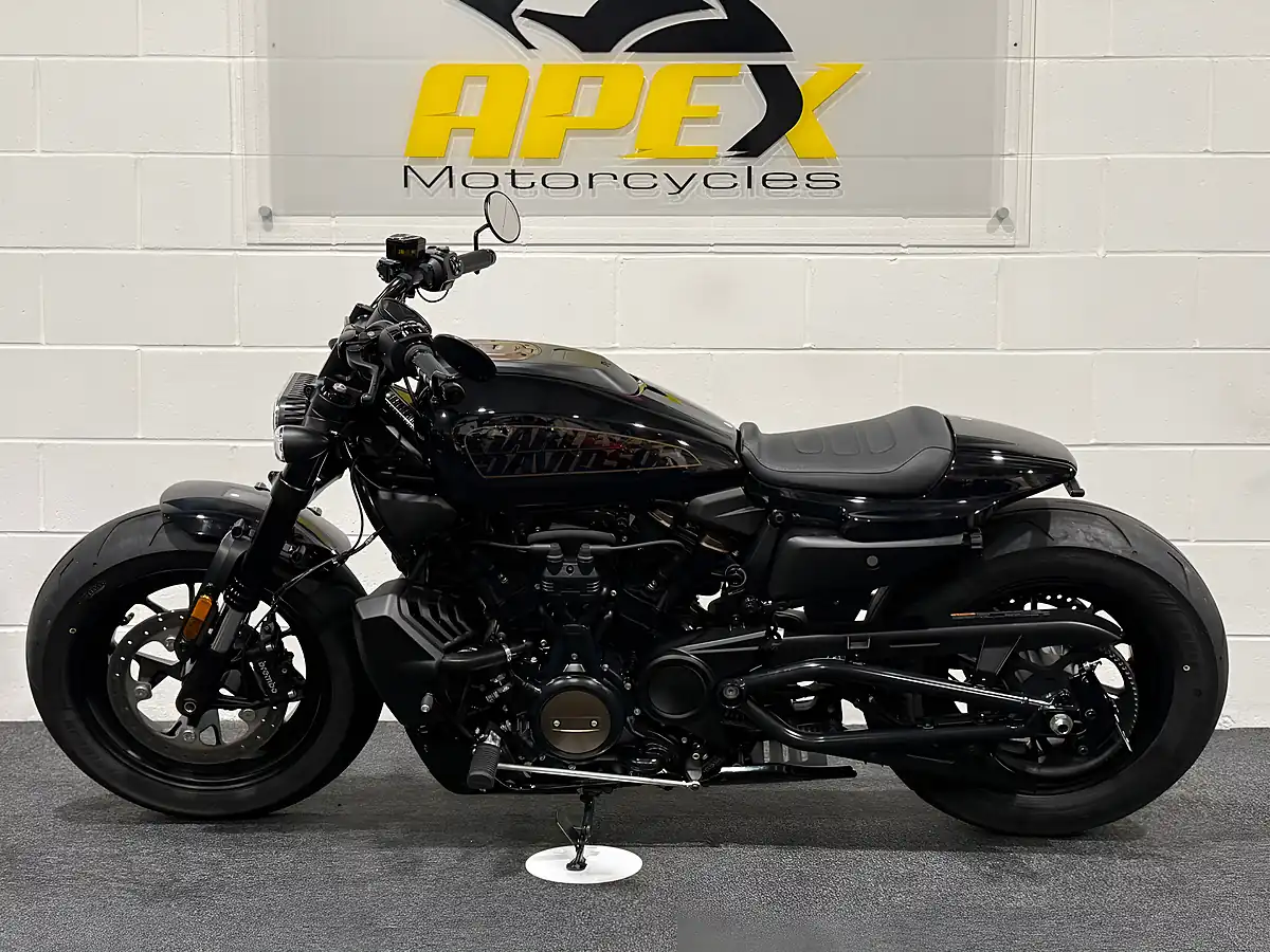 Used 2022 Harley-Davidson Sportster Black - Interior and Exterior details 11