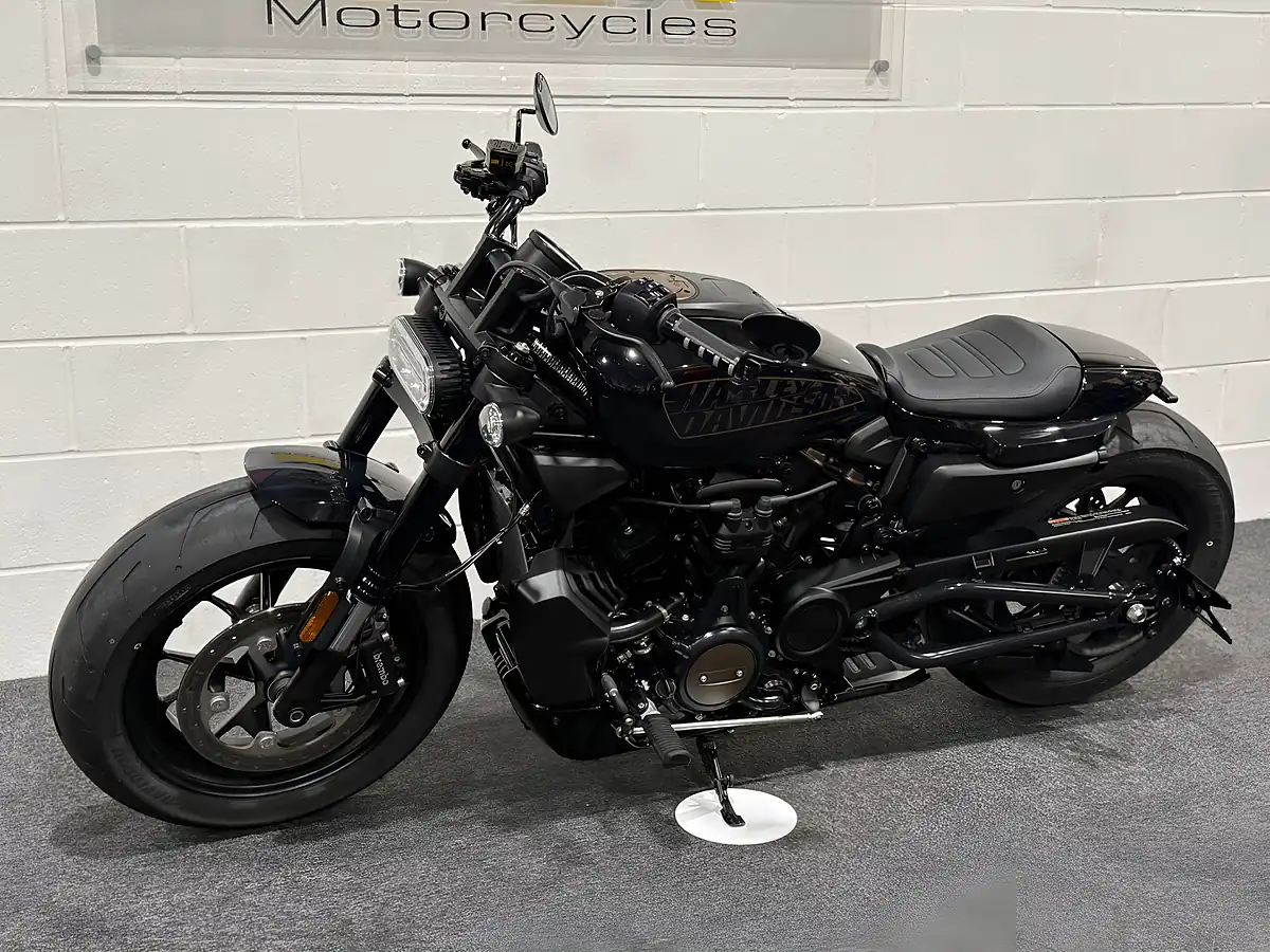 Used 2022 Harley-Davidson Sportster Black - Interior and Exterior details 12