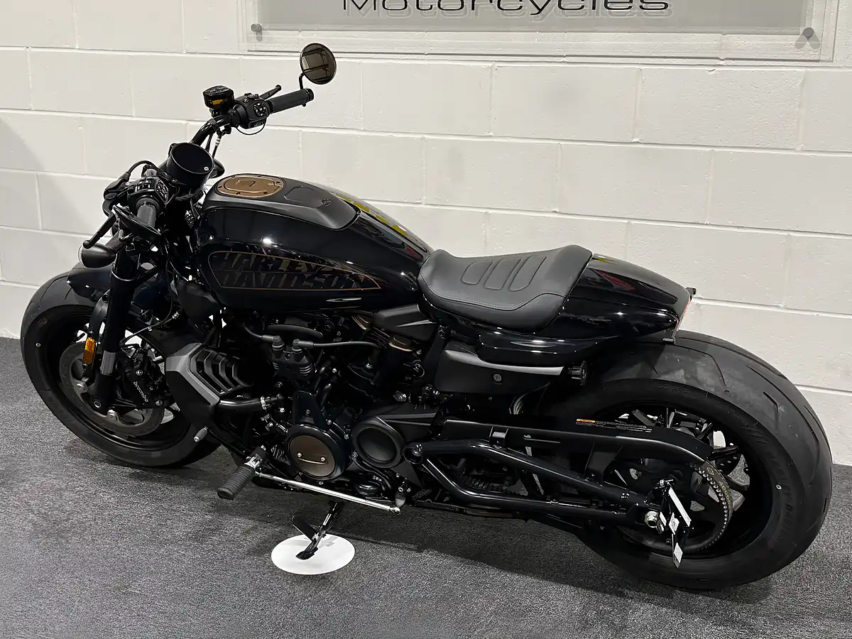 Used 2022 Harley-Davidson Sportster Black - Interior and Exterior details 13