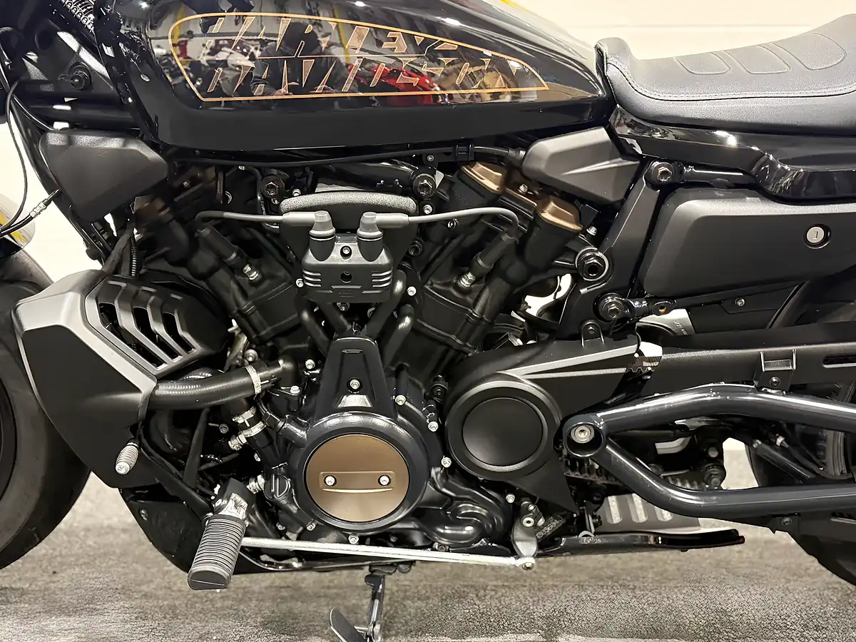Used 2022 Harley-Davidson Sportster Black - Interior and Exterior details 16