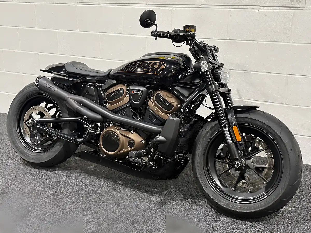 Used 2022 Harley-Davidson Sportster Black - Interior and Exterior details 3