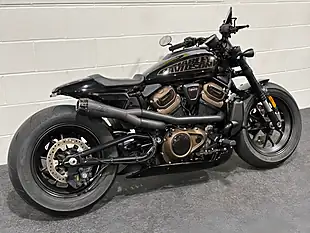 Used 2022 Harley-Davidson Sportster Black - Interior and Exterior details 4