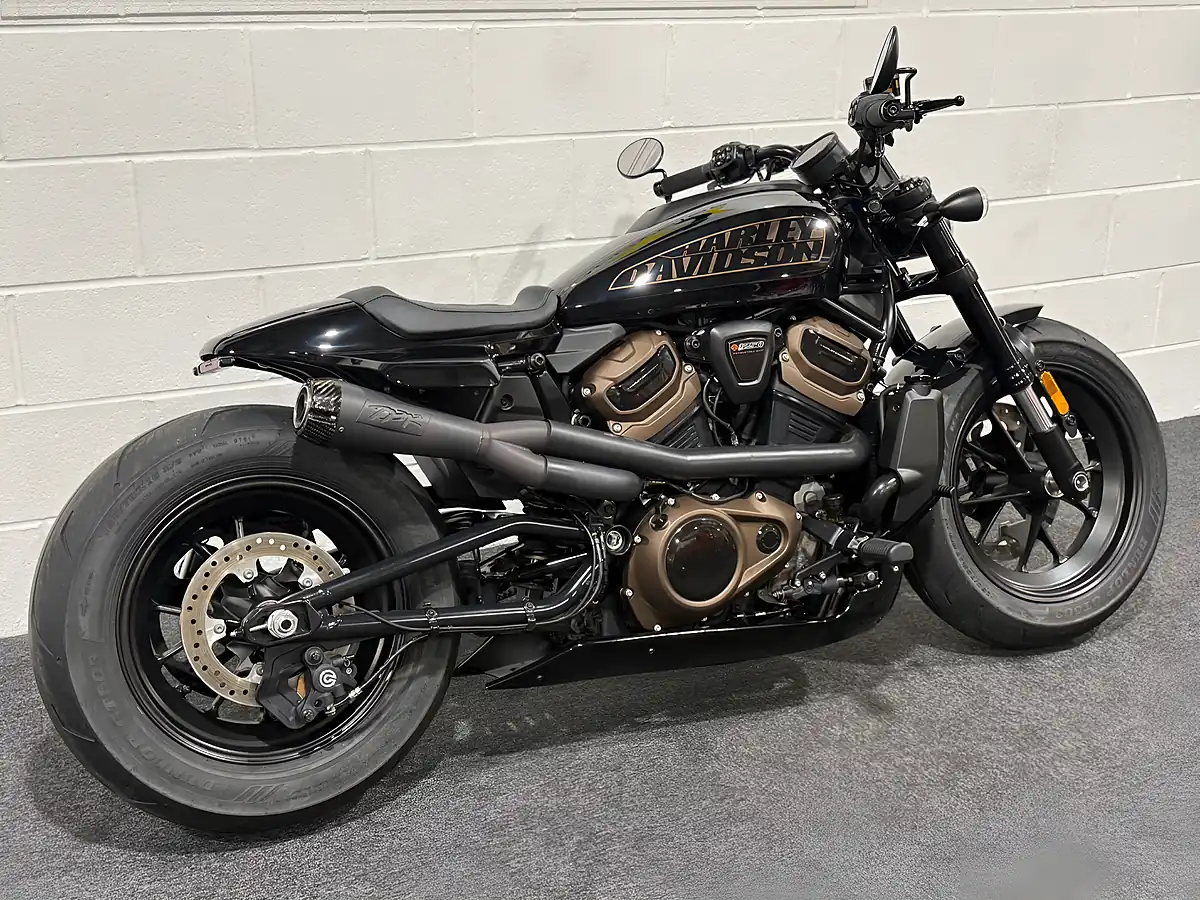 Used 2022 Harley-Davidson Sportster Black - Interior and Exterior details 4
