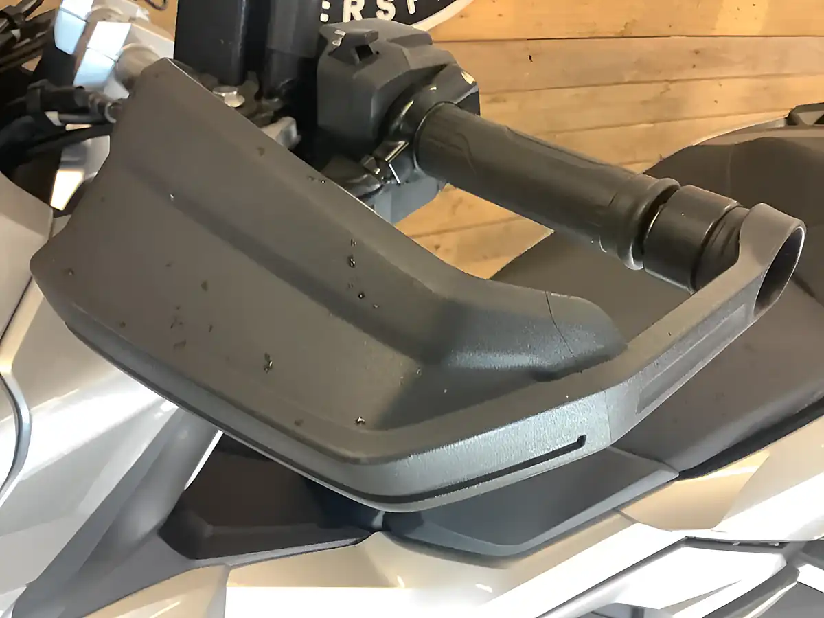 Used 2022 Honda Adv 350 Silver - Interior and Exterior details 15