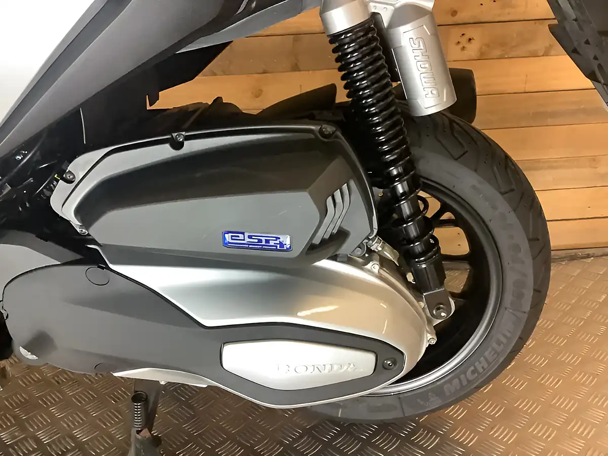 Used 2022 Honda Adv 350 Silver - Interior and Exterior details 19