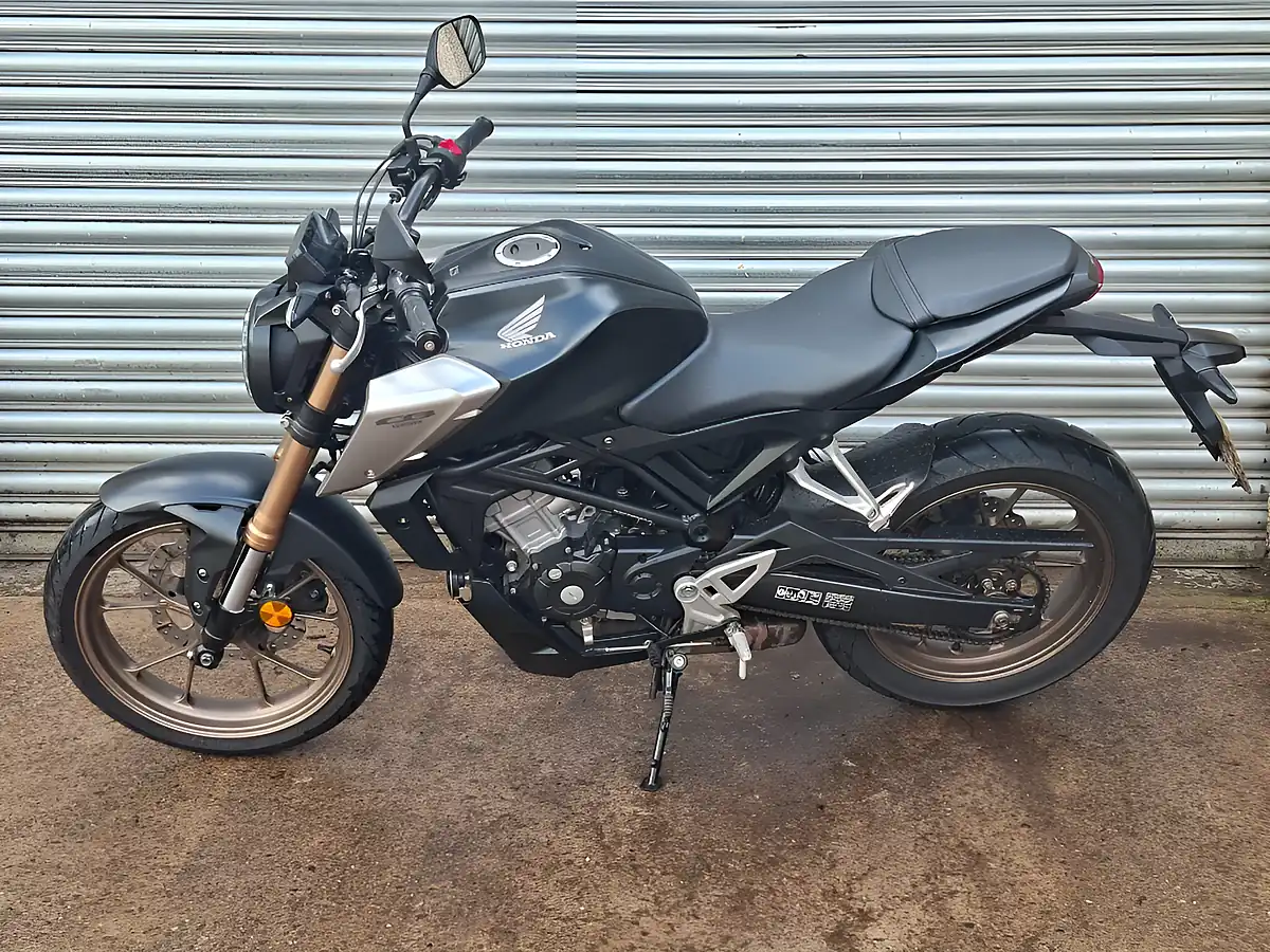 Used 2022 Honda Cb Black - Interior and Exterior details 5