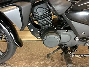 Used 2022 Honda Cb Black - Interior and Exterior details 15