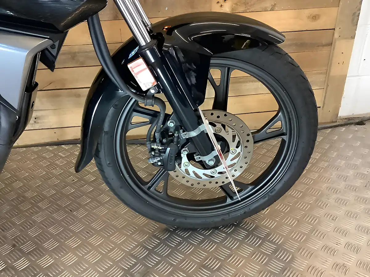 Used 2022 Honda Cb Black - Interior and Exterior details 20