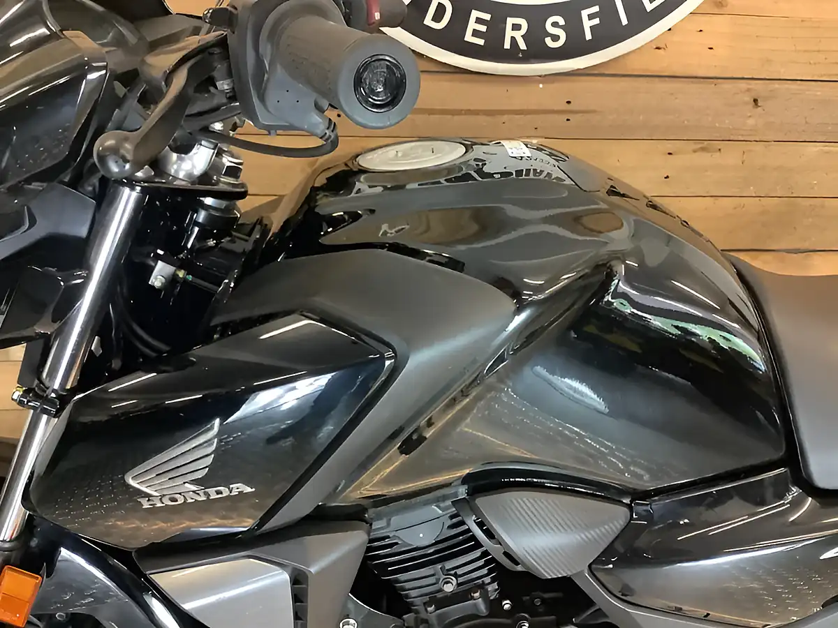 Used 2022 Honda Cb Black - Interior and Exterior details 8