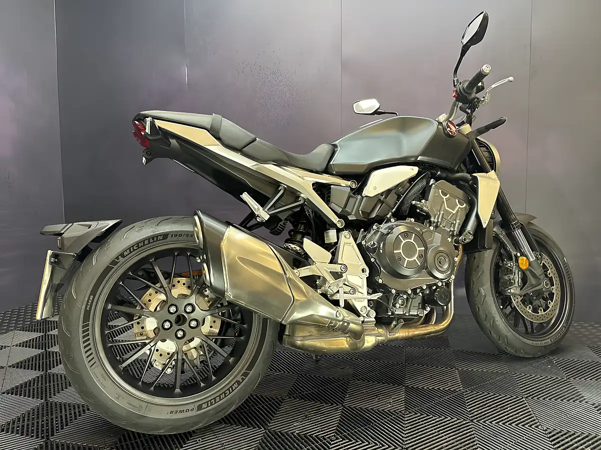 Used 2022 Honda CB1000R Black - Interior and Exterior details 12