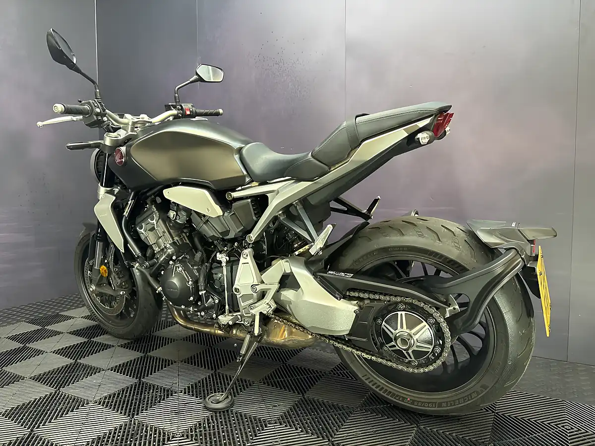 Used 2022 Honda CB1000R Black - Interior and Exterior details 14