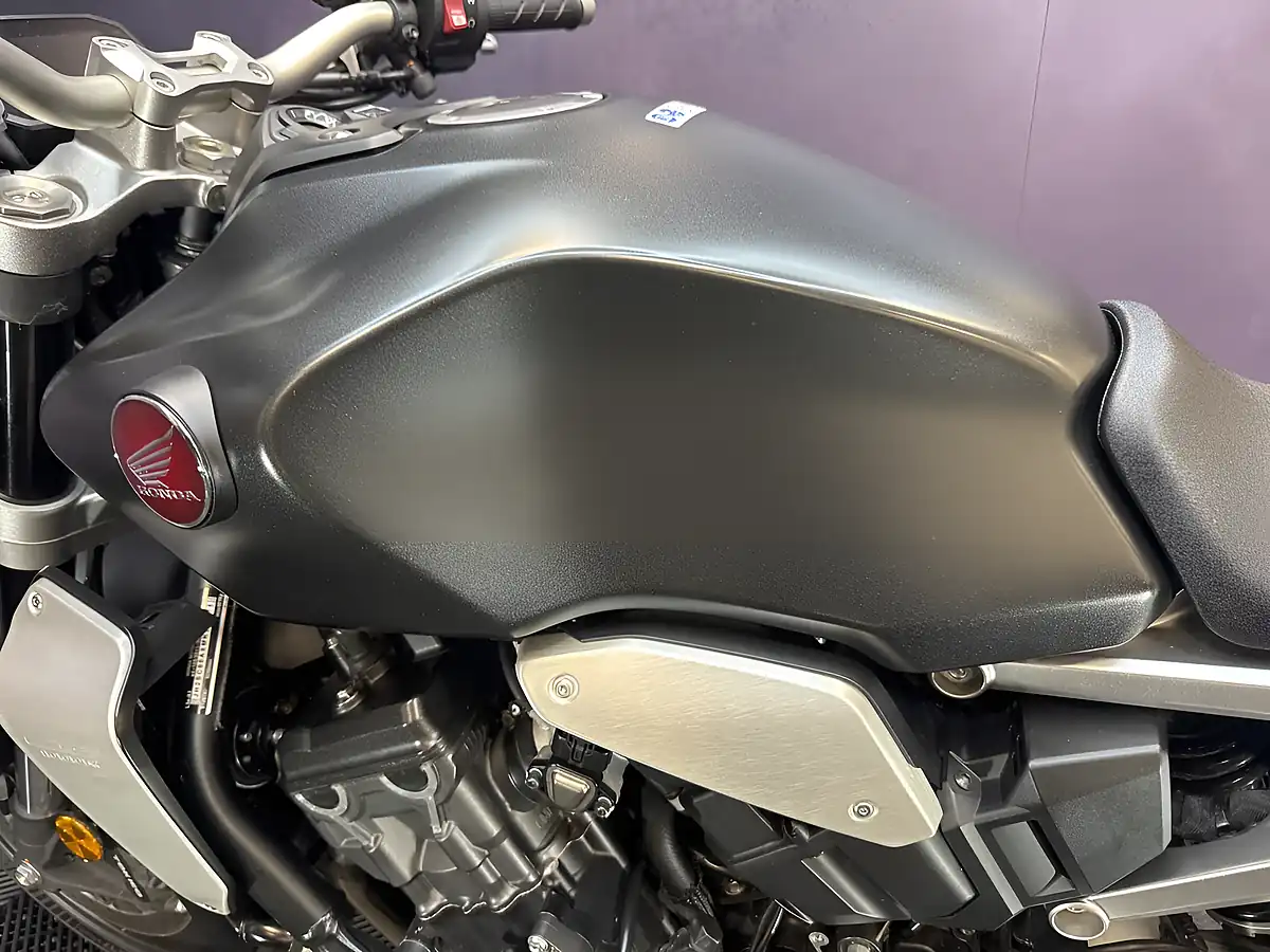 Used 2022 Honda CB1000R Black - Interior and Exterior details 9