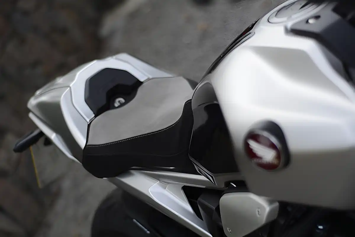 Used 2022 Honda CB1000R Grey - Interior and Exterior details 6