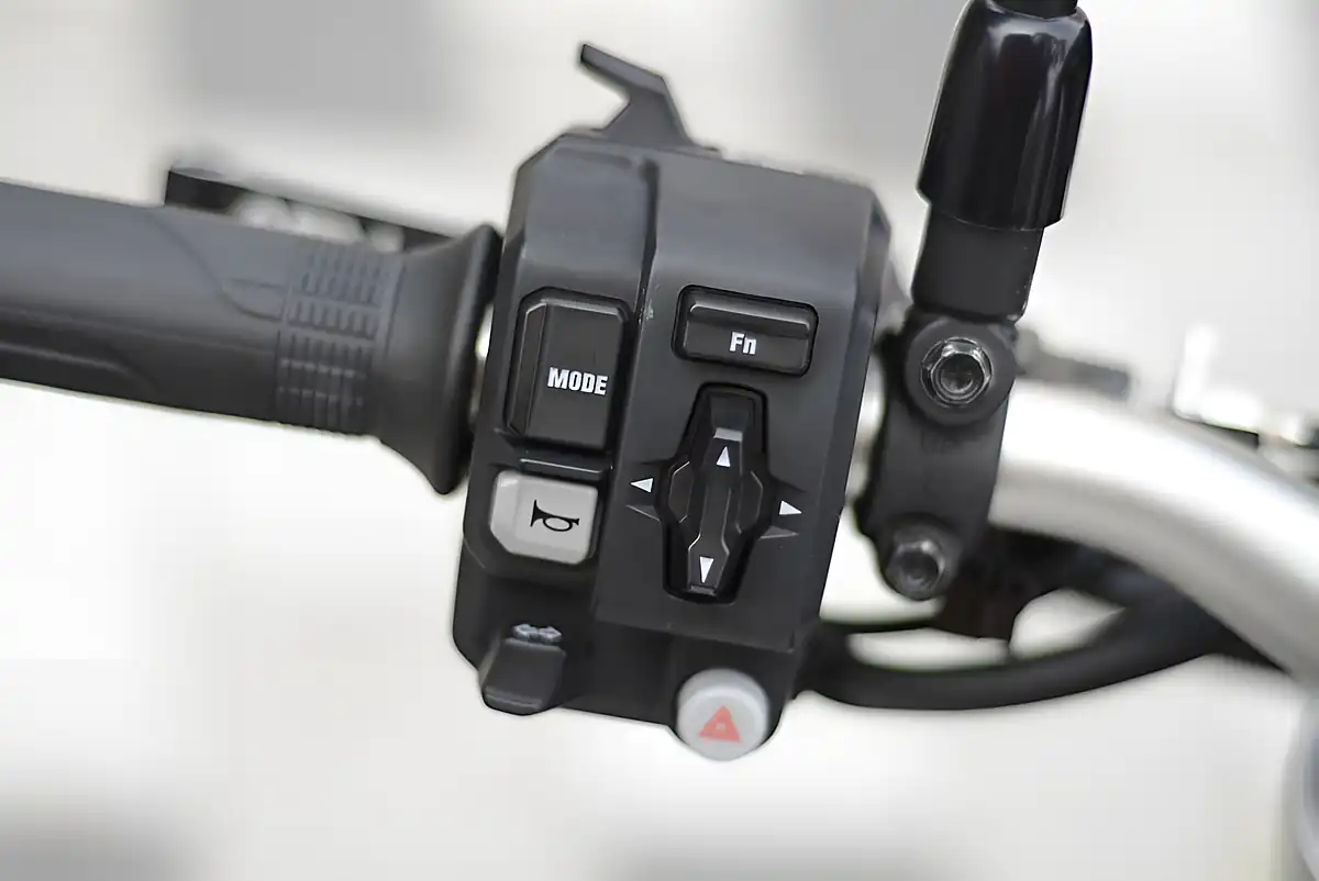 Used 2022 Honda CB1000R Grey - Interior and Exterior details 9