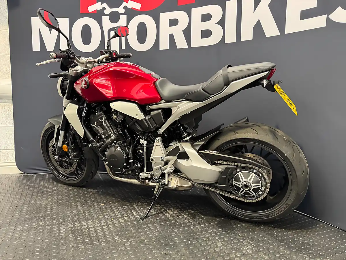 Used 2022 Honda CB1000R - Interior and Exterior details 15