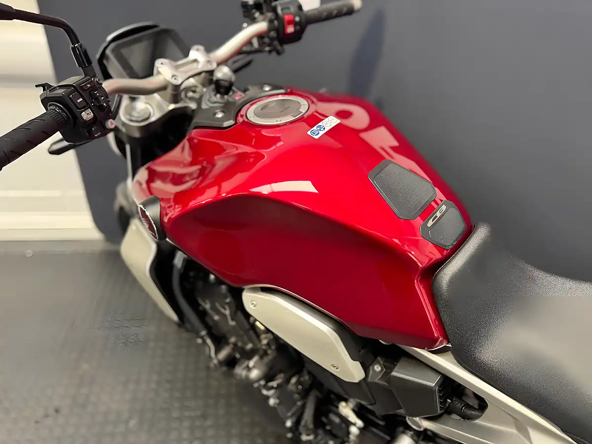 Used 2022 Honda CB1000R - Interior and Exterior details 17