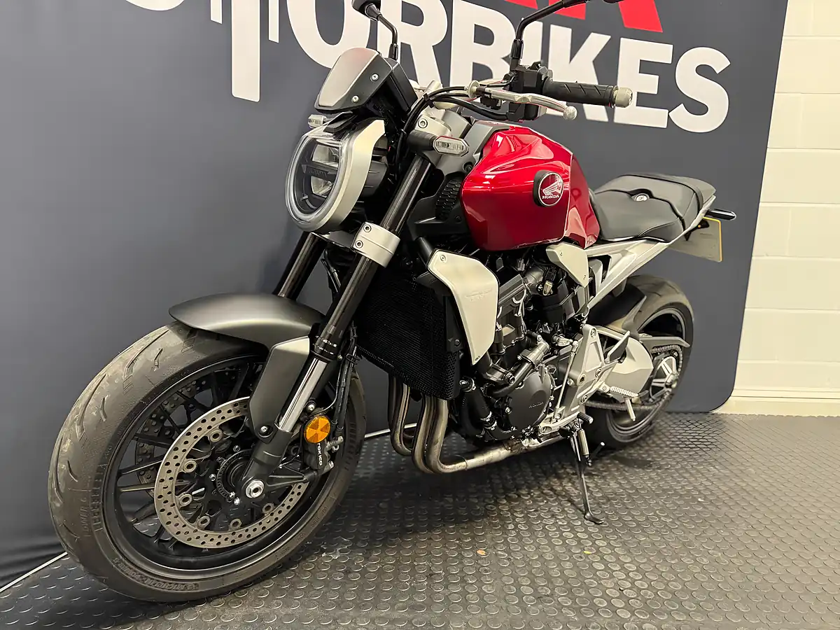 Used 2022 Honda CB1000R - Interior and Exterior details 18