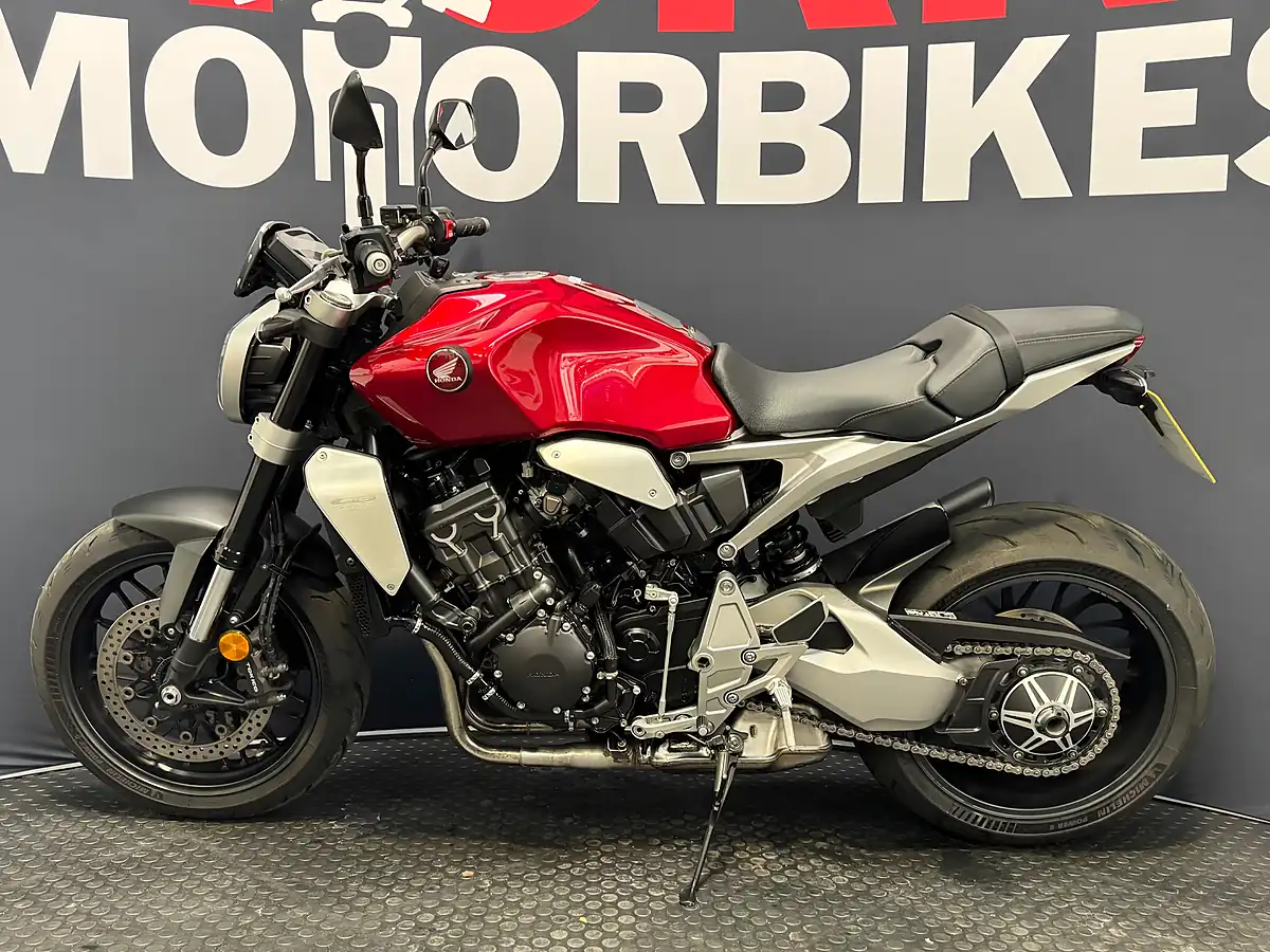 Used 2022 Honda CB1000R - Interior and Exterior details 4