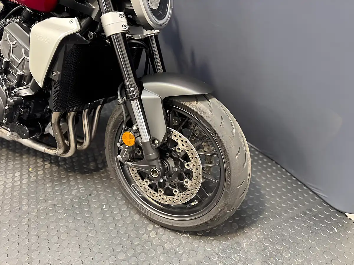 Used 2022 Honda CB1000R - Interior and Exterior details 6