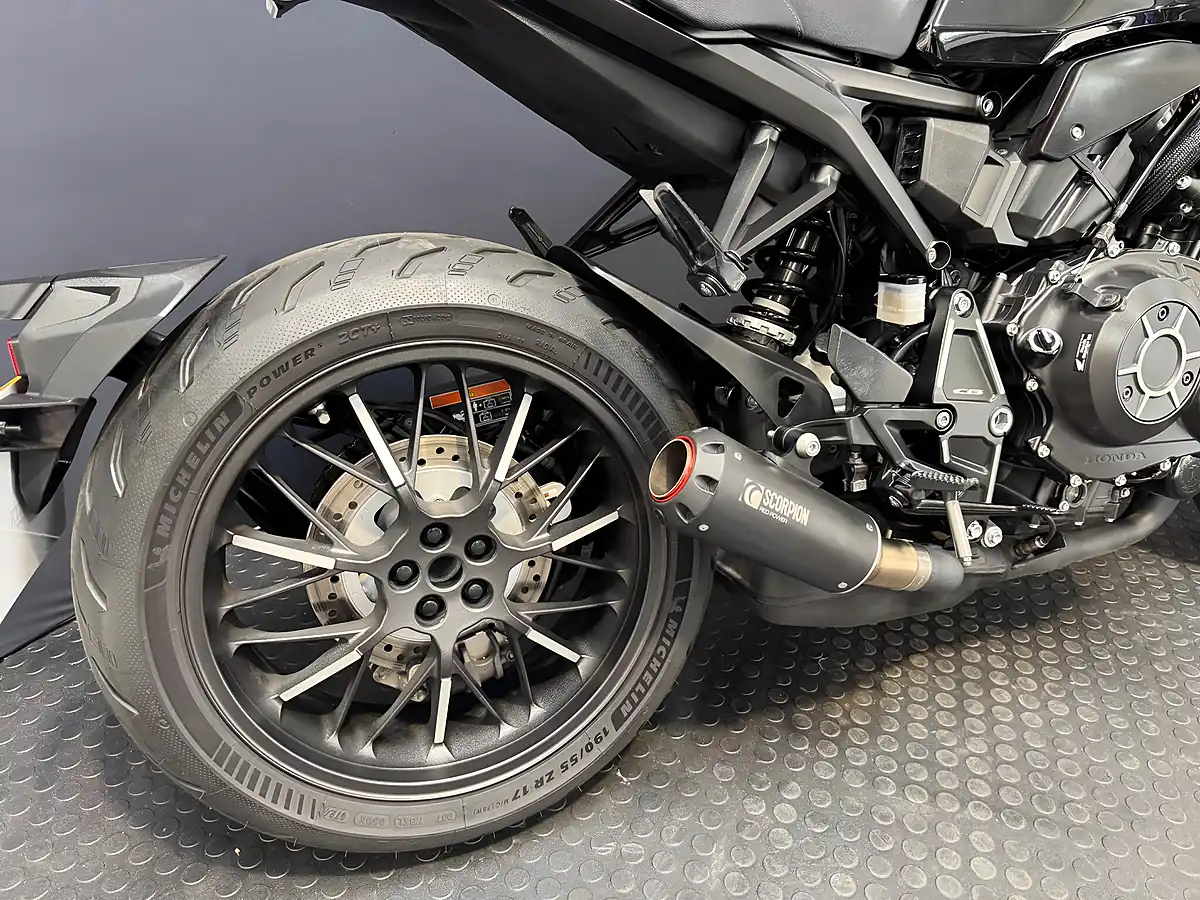 Used 2022 Honda CB1000R - Interior and Exterior details 12