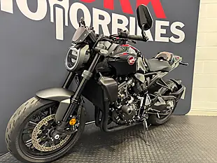 Used 2022 Honda CB1000R - Interior and Exterior details 16