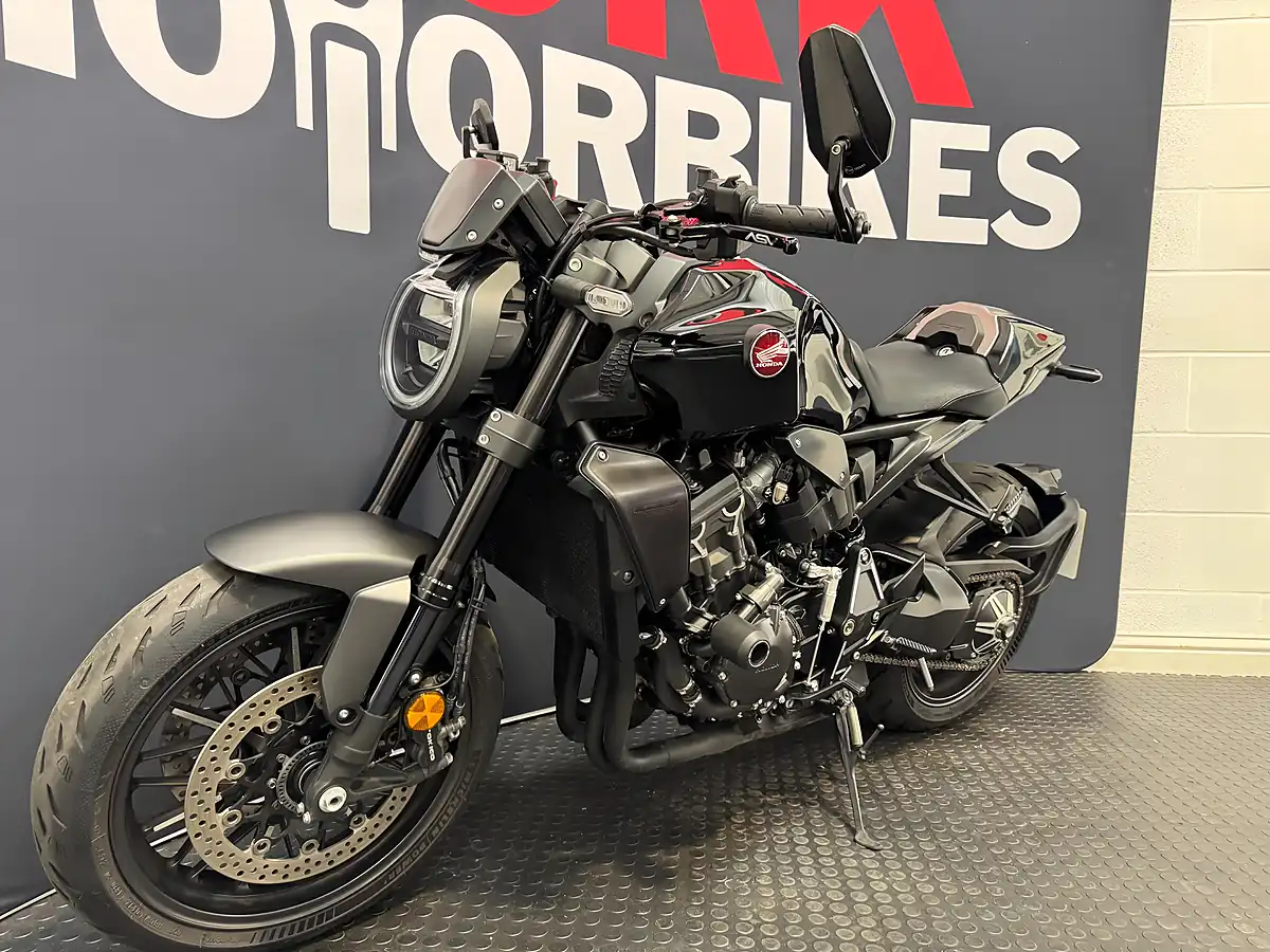 Used 2022 Honda CB1000R - Interior and Exterior details 16