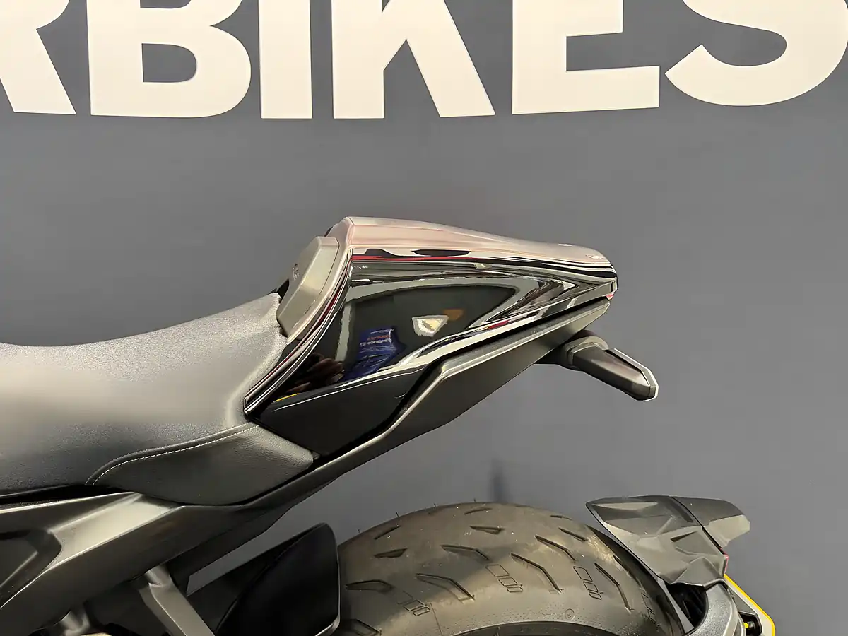 Used 2022 Honda CB1000R - Interior and Exterior details 19