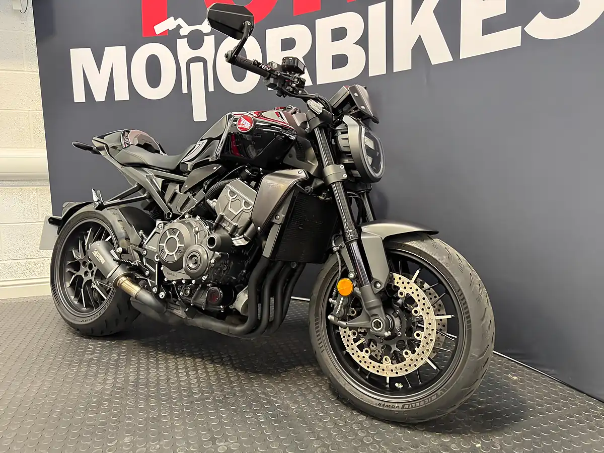 Used 2022 Honda CB1000R - Interior and Exterior details 6