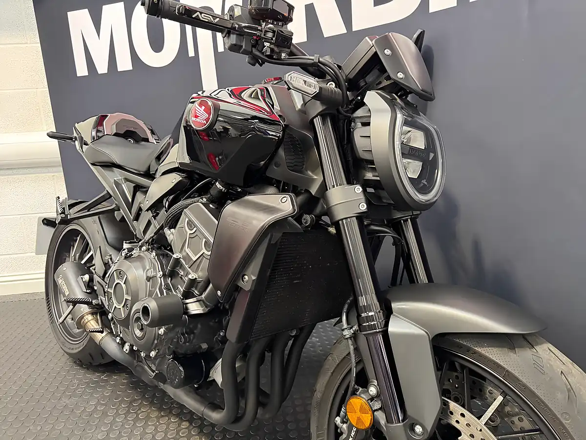 Used 2022 Honda CB1000R - Interior and Exterior details 9