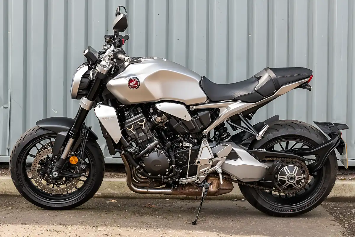 Used 2022 Honda CB1000R Nea Sports Cafe Grey - Interior and Exterior details 5