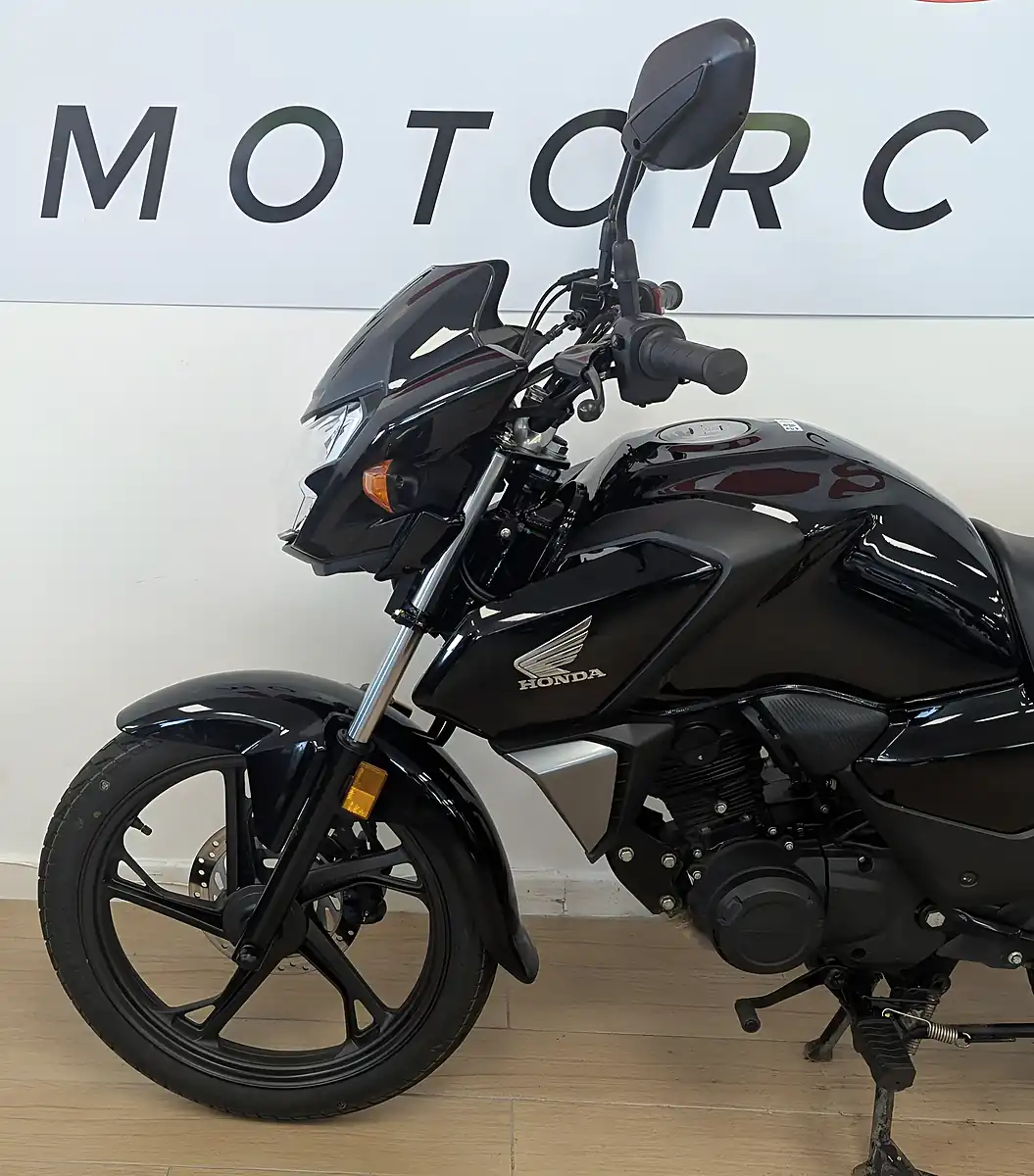 Used 2022 Honda CB125F Black - Interior and Exterior details 11