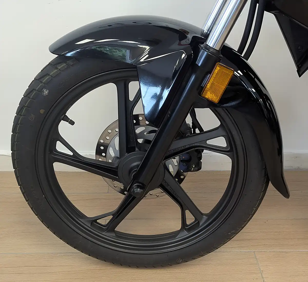 Used 2022 Honda CB125F Black - Interior and Exterior details 15