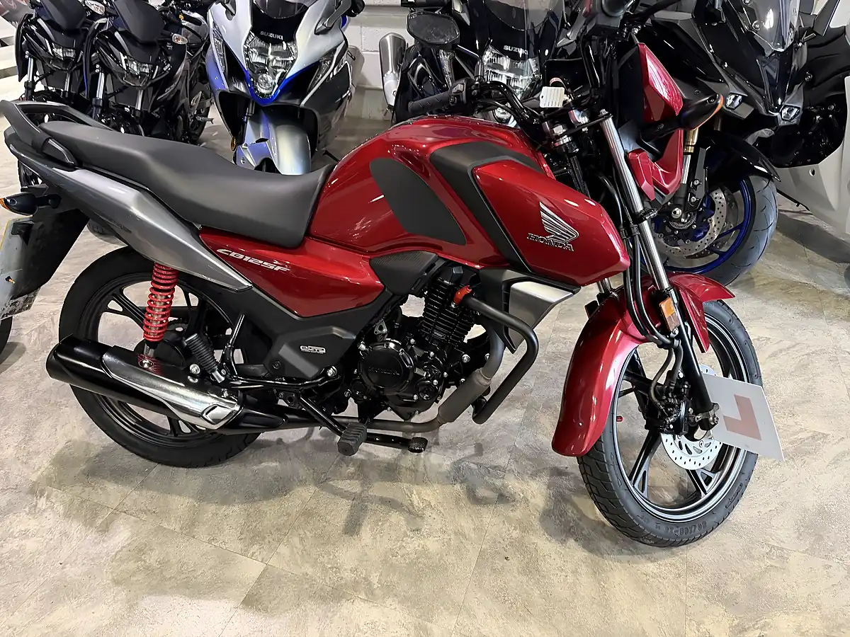 Used 2022 Honda CB125F Red - Interior and Exterior details 2