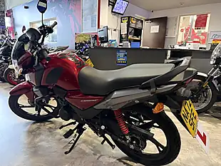 Used 2022 Honda CB125F Red - Interior and Exterior details 4