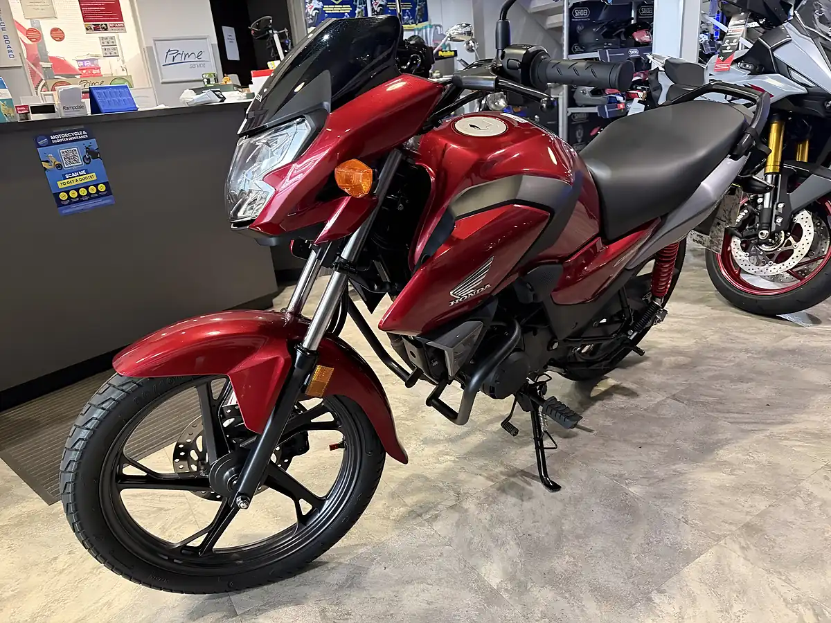 Used 2022 Honda CB125F Red - Interior and Exterior details 6