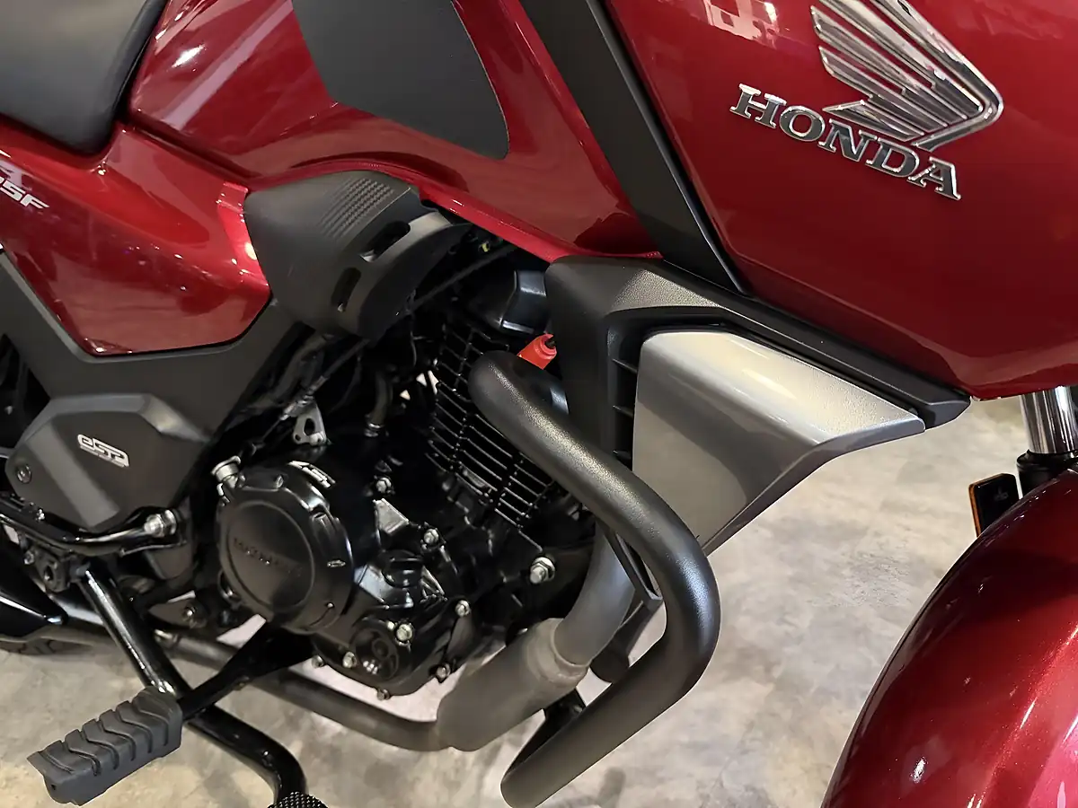 Used 2022 Honda CB125F Red - Interior and Exterior details 8