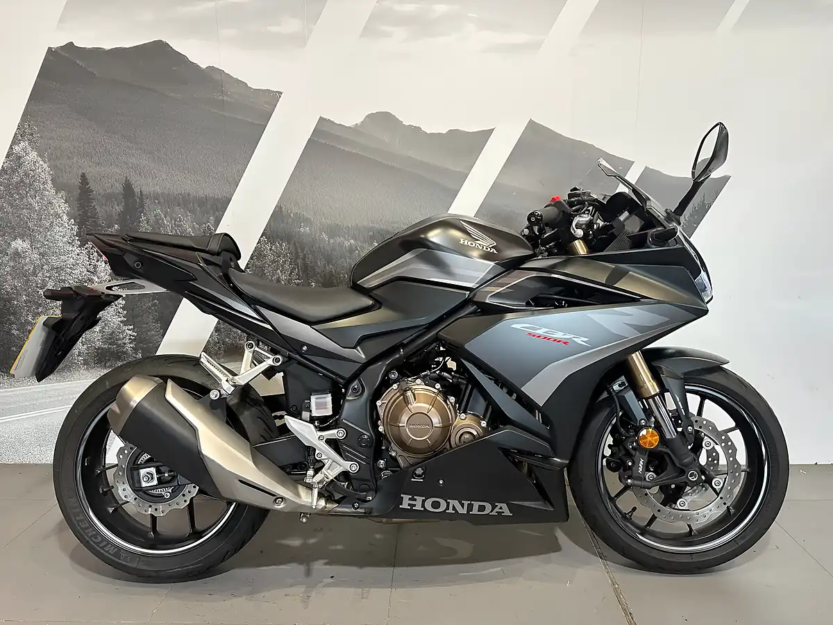 Used 2022 Honda Cbr 500R Black - Front View