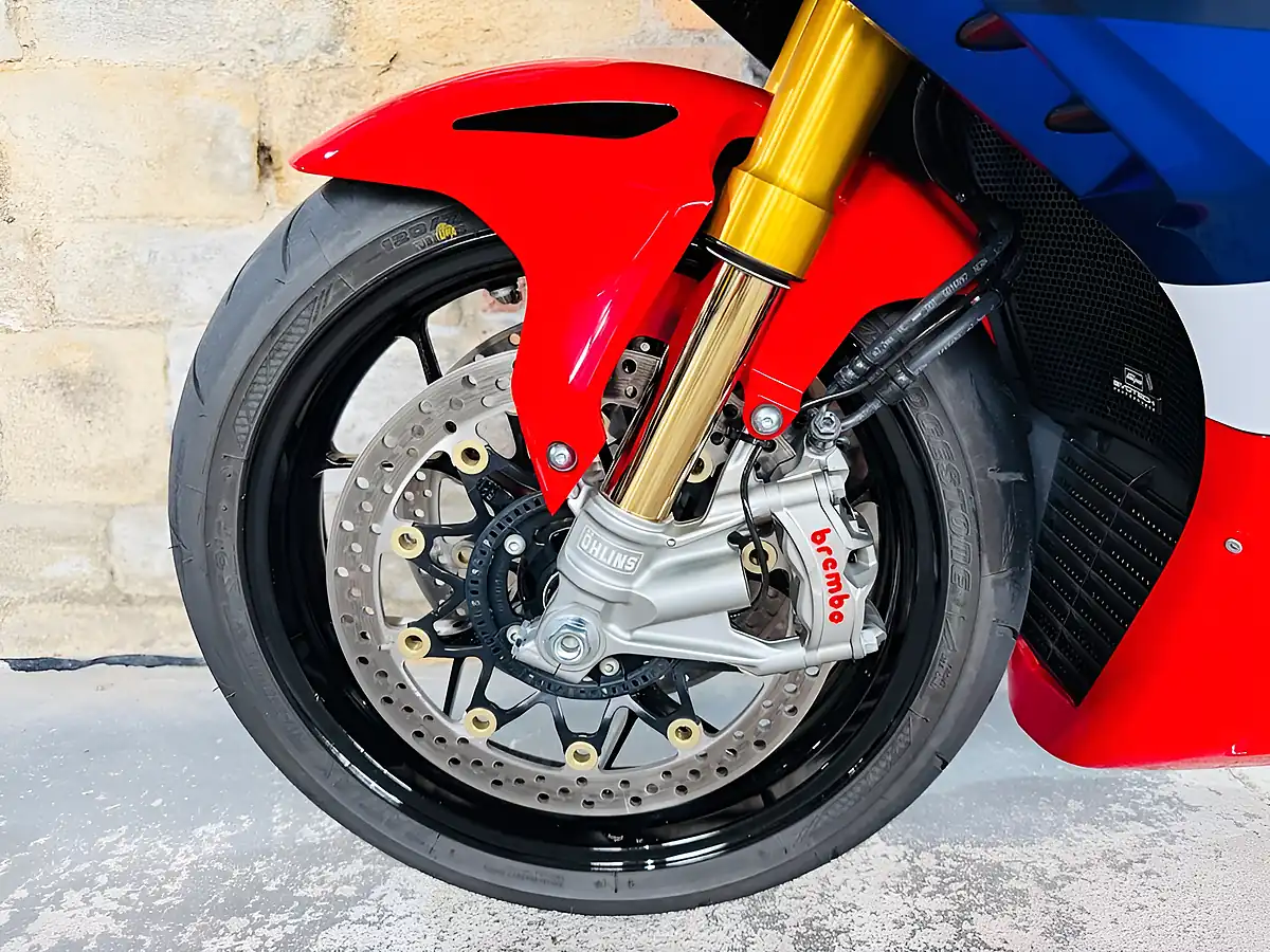 Used 2022 Honda CBR1000RR-R Fireblade Sp Sp Red - Interior and Exterior details 14