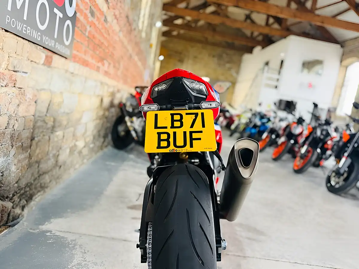 Used 2022 Honda CBR1000RR-R Fireblade Sp Sp Red - Interior and Exterior details 18