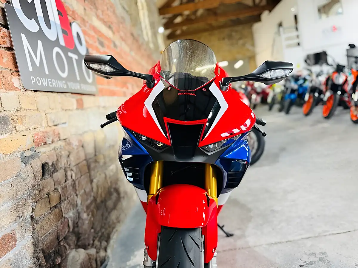 Used 2022 Honda CBR1000RR-R Fireblade Sp Sp Red - Interior and Exterior details 19